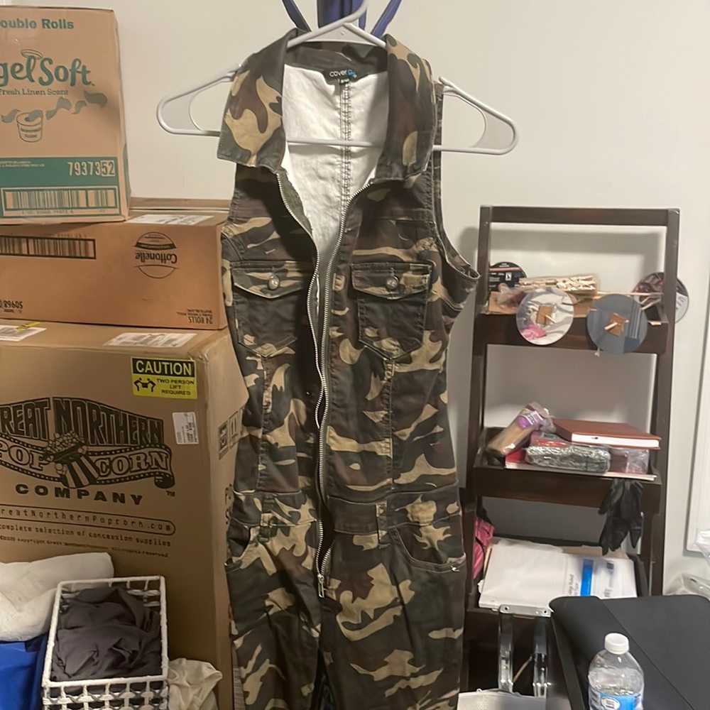 Jump suit